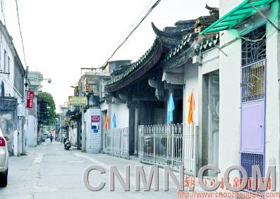 铁巷（旧称“打铁巷”）中有全国重点文物保护单位己略黄公祠。